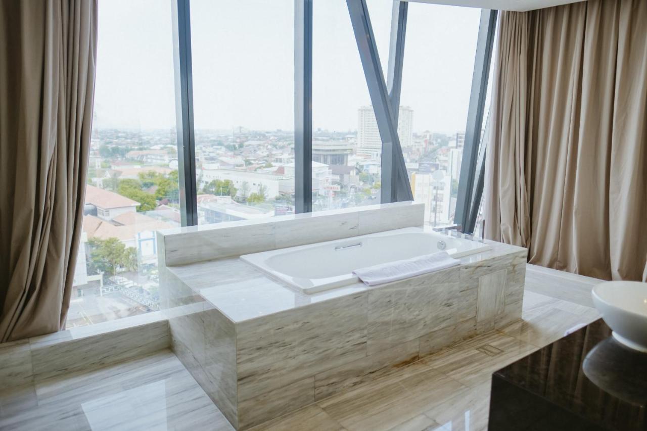 Po Hotel Semarang Extérieur photo