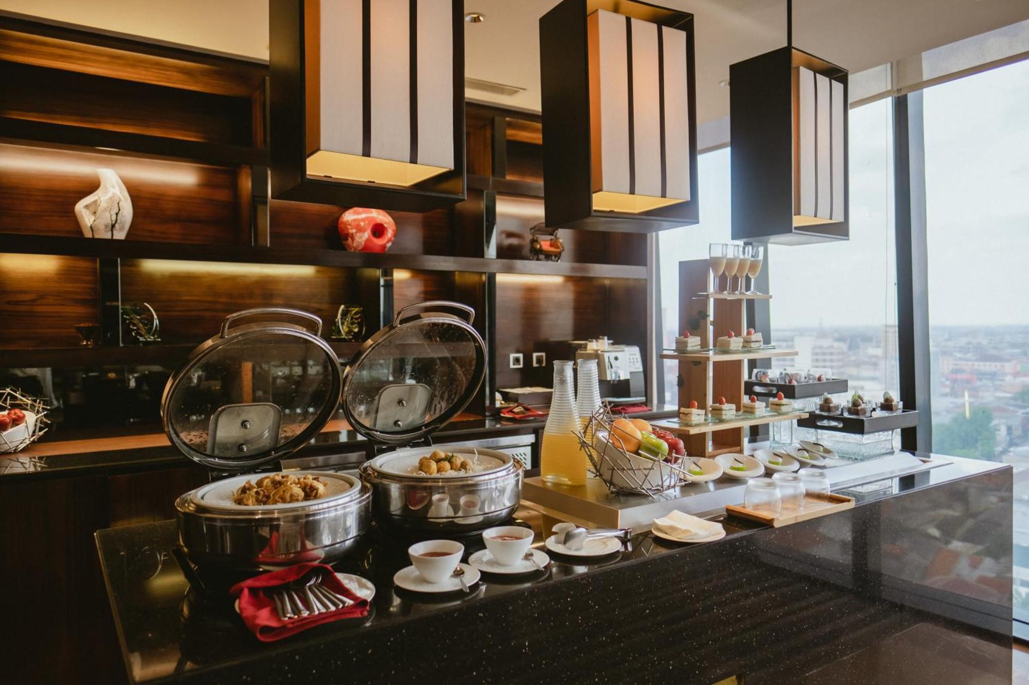 Po Hotel Semarang Extérieur photo