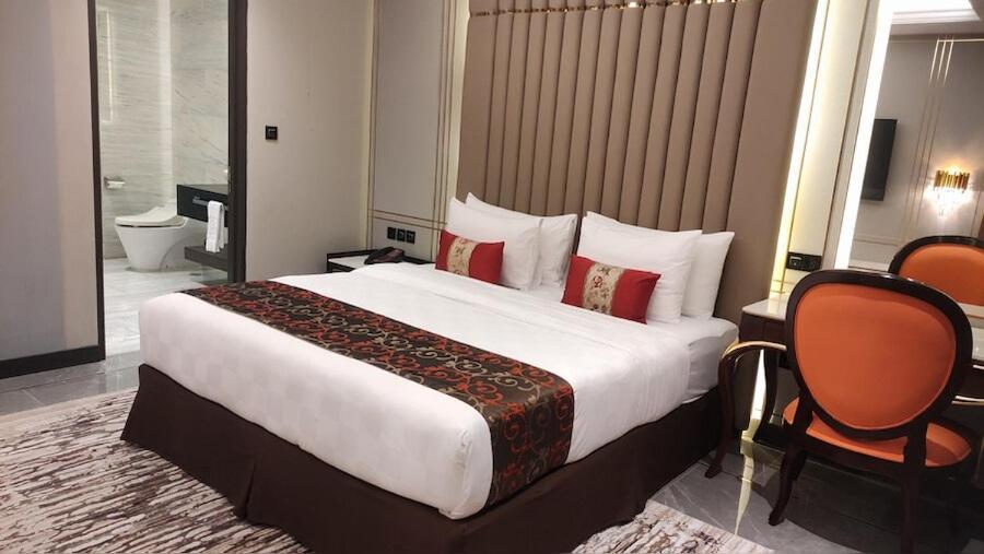 Po Hotel Semarang Extérieur photo