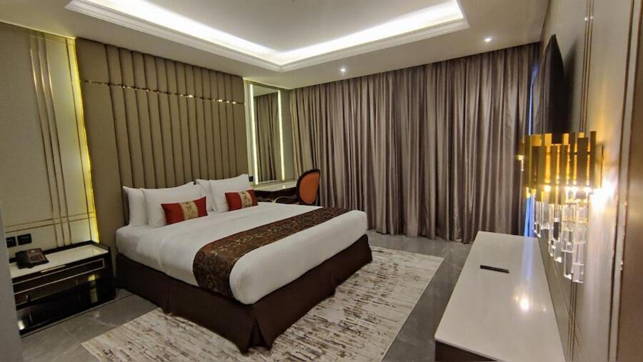 Po Hotel Semarang Extérieur photo
